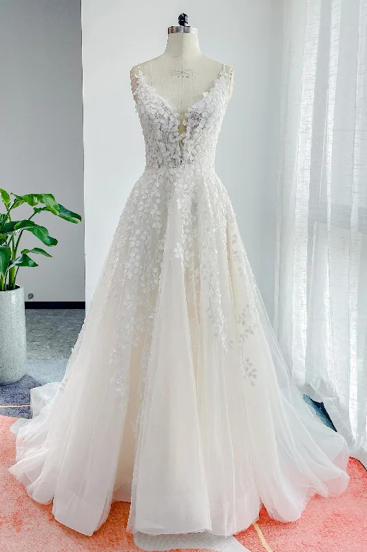 Sexy wedding dressesA-Line Court Train Lace Tulle Wedding Dress CW3157 A-line Bridal Dress