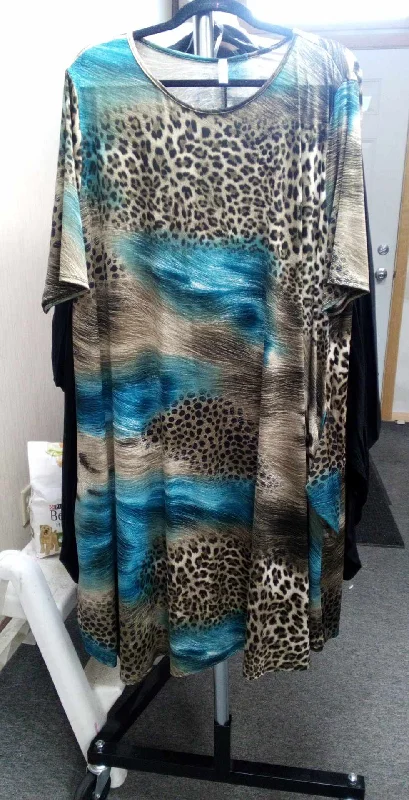 Street style unclassified dressesBeige Tan Leopard Dress w Bright Blue Accents Street style unclassified dresses