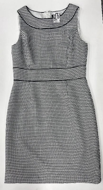 Lightweight unclassified dressesDress Work By Tahari  Size: M Lightweight unclassified dresses